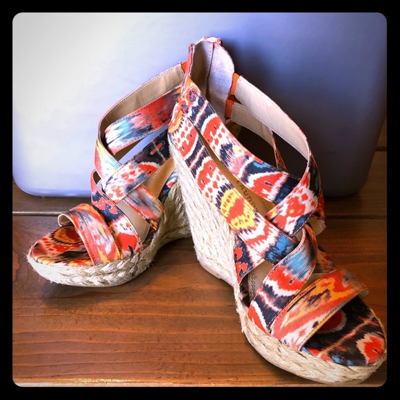 Chinese Laundry Shoes - Chinese Laundry platform wedges Sz 7.5